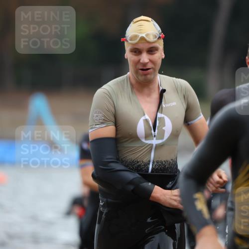 14.09.2025 - Stadtparktriathlon Michael Strokosch http://msf.ph/oto/8864306 14.09.2025 08:51:45 Schwimmen 323, 326, 345, 352, 358, 362, 363, 370, 371, 375 meine-sportfotos.de