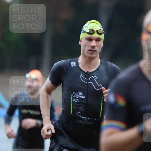 14.09.2025 - Stadtparktriathlon Michael Strokosch http://msf.ph/oto/8864320 14.09.2025 08:51:48 Schwimmen 304, 323, 326, 333, 342, 345, 352, 358, 362, 363, 370, 371, 375 meine-sportfotos.de