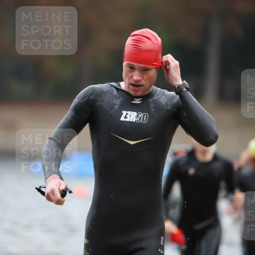 14.09.2025 - Stadtparktriathlon Michael Strokosch http://msf.ph/oto/8864337 14.09.2025 08:51:52 Schwimmen 304, 326, 333, 342, 352, 358, 362, 363, 371 meine-sportfotos.de