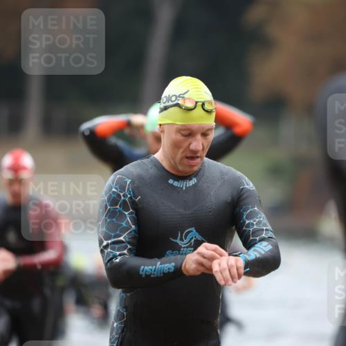 14.09.2025 - Stadtparktriathlon Michael Strokosch http://msf.ph/oto/8864351 14.09.2025 08:51:55 Schwimmen 304, 333, 337, 342, 352, 358, 362, 371, 451 meine-sportfotos.de