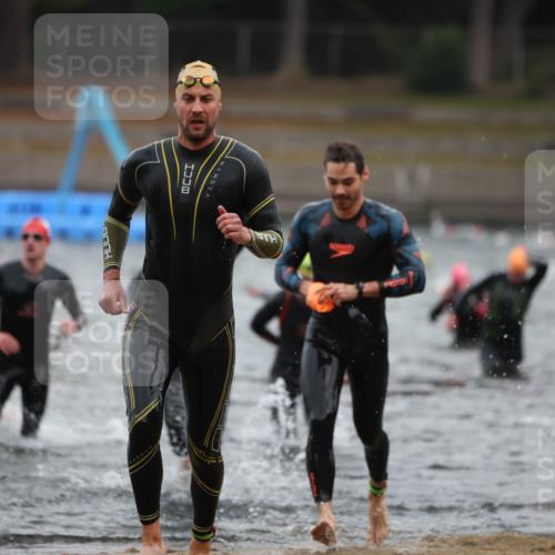 14.09.2025 - Stadtparktriathlon Michael Strokosch http://msf.ph/oto/8864385 14.09.2025 08:52:03 Schwimmen 304, 327, 328, 337, 341, 342, 366, 372, 451 meine-sportfotos.de