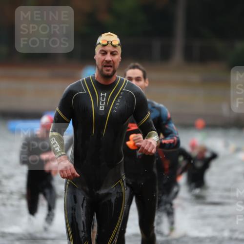 14.09.2025 - Stadtparktriathlon Michael Strokosch http://msf.ph/oto/8864389 14.09.2025 08:52:05 Schwimmen 327, 328, 337, 341, 366, 372, 451 meine-sportfotos.de