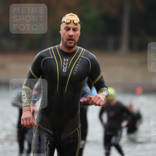 14.09.2025 - Stadtparktriathlon Michael Strokosch http://msf.ph/oto/8864394 14.09.2025 08:52:05 Schwimmen 327, 328, 337, 341, 366, 372, 451 meine-sportfotos.de