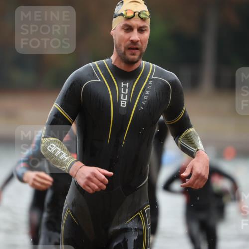 14.09.2025 - Stadtparktriathlon Michael Strokosch http://msf.ph/oto/8864397 14.09.2025 08:52:06 Schwimmen 327, 328, 337, 341, 366, 372, 451 meine-sportfotos.de