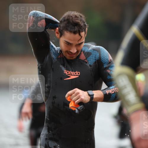 14.09.2025 - Stadtparktriathlon Michael Strokosch http://msf.ph/oto/8864402 14.09.2025 08:52:08 Schwimmen 316, 325, 327, 328, 337, 341, 366, 372, 451 meine-sportfotos.de