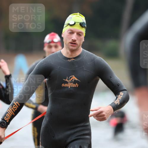 14.09.2025 - Stadtparktriathlon Michael Strokosch http://msf.ph/oto/8864414 14.09.2025 08:52:10 Schwimmen 316, 325, 327, 328, 332, 337, 341, 366, 372, 451 meine-sportfotos.de