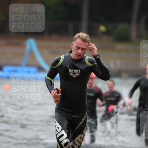 14.09.2025 - Stadtparktriathlon Michael Strokosch http://msf.ph/oto/8864427 14.09.2025 08:52:14 Schwimmen 316, 325, 327, 328, 332, 372 meine-sportfotos.de