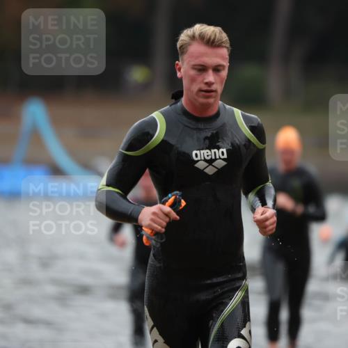 14.09.2025 - Stadtparktriathlon Michael Strokosch http://msf.ph/oto/8864434 14.09.2025 08:52:15 Schwimmen 316, 325, 327, 328, 332, 372 meine-sportfotos.de