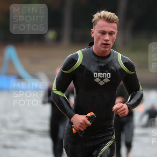 14.09.2025 - Stadtparktriathlon Michael Strokosch http://msf.ph/oto/8864436 14.09.2025 08:52:16 Schwimmen 316, 325, 327, 328, 332, 372 meine-sportfotos.de