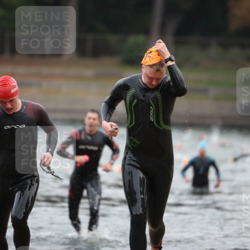 14.09.2025 - Stadtparktriathlon Michael Strokosch http://msf.ph/oto/8864442 14.09.2025 08:52:18 Schwimmen 316, 325, 327, 332, 349 meine-sportfotos.de