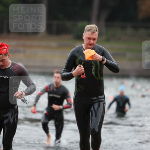 14.09.2025 - Stadtparktriathlon Michael Strokosch http://msf.ph/oto/8864443 14.09.2025 08:52:18 Schwimmen 316, 325, 327, 332, 349 meine-sportfotos.de