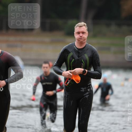 14.09.2025 - Stadtparktriathlon Michael Strokosch http://msf.ph/oto/8864445 14.09.2025 08:52:18 Schwimmen 316, 325, 327, 332, 349 meine-sportfotos.de