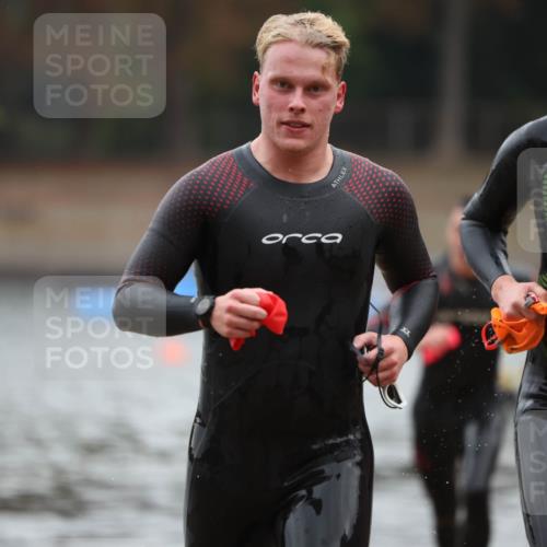 14.09.2025 - Stadtparktriathlon Michael Strokosch http://msf.ph/oto/8864454 14.09.2025 08:52:20 Schwimmen 316, 325, 332, 349 meine-sportfotos.de