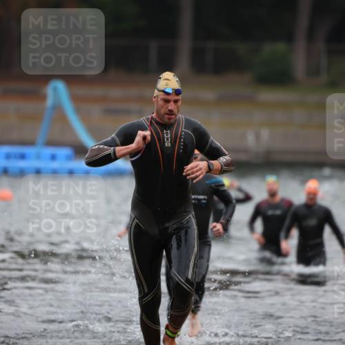 14.09.2025 - Stadtparktriathlon Michael Strokosch http://msf.ph/oto/8864504 14.09.2025 08:52:36 Schwimmen 321, 336, 360 meine-sportfotos.de