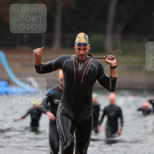 14.09.2025 - Stadtparktriathlon Michael Strokosch http://msf.ph/oto/8864509 14.09.2025 08:52:37 Schwimmen 321, 336, 360 meine-sportfotos.de