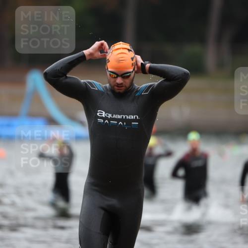 14.09.2025 - Stadtparktriathlon Michael Strokosch http://msf.ph/oto/8864519 14.09.2025 08:52:39 Schwimmen 320, 321, 336, 348, 353, 360 meine-sportfotos.de