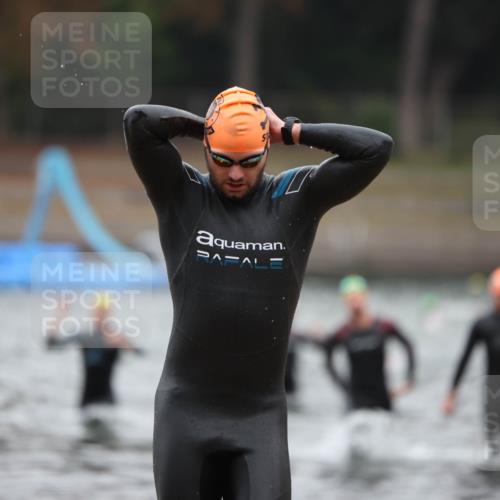 14.09.2025 - Stadtparktriathlon Michael Strokosch http://msf.ph/oto/8864520 14.09.2025 08:52:40 Schwimmen 320, 321, 336, 348, 353, 360 meine-sportfotos.de