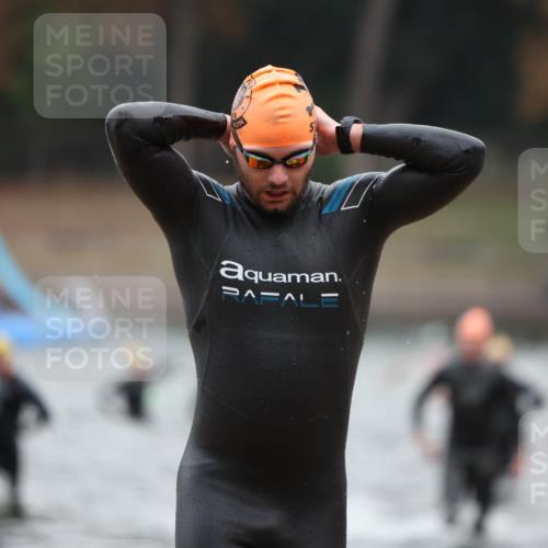 14.09.2025 - Stadtparktriathlon Michael Strokosch http://msf.ph/oto/8864523 14.09.2025 08:52:40 Schwimmen 320, 321, 336, 348, 353, 360 meine-sportfotos.de