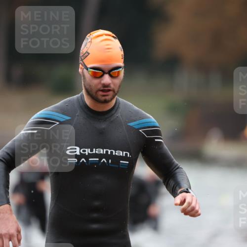 14.09.2025 - Stadtparktriathlon Michael Strokosch http://msf.ph/oto/8864525 14.09.2025 08:52:41 Schwimmen 320, 321, 336, 348, 353, 360, 369 meine-sportfotos.de