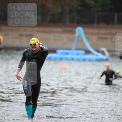 14.09.2025 - Stadtparktriathlon Michael Strokosch http://msf.ph/oto/8864548 14.09.2025 08:52:46 Schwimmen 320, 348, 353, 360, 369 meine-sportfotos.de