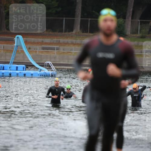 14.09.2025 - Stadtparktriathlon Michael Strokosch http://msf.ph/oto/8864550 14.09.2025 08:52:47 Schwimmen 320, 348, 353, 360, 369 meine-sportfotos.de