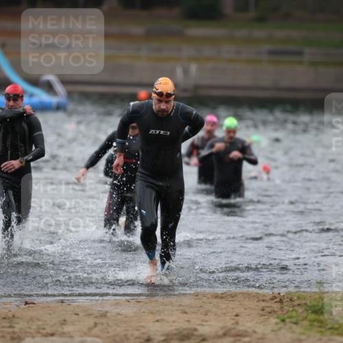 14.09.2025 - Stadtparktriathlon Michael Strokosch http://msf.ph/oto/8864573 14.09.2025 08:53:00 Schwimmen 303, 306, 313, 319, 359, 367 meine-sportfotos.de