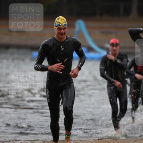 14.09.2025 - Stadtparktriathlon Michael Strokosch http://msf.ph/oto/8864583 14.09.2025 08:53:03 Schwimmen 303, 306, 313, 319, 359, 367 meine-sportfotos.de