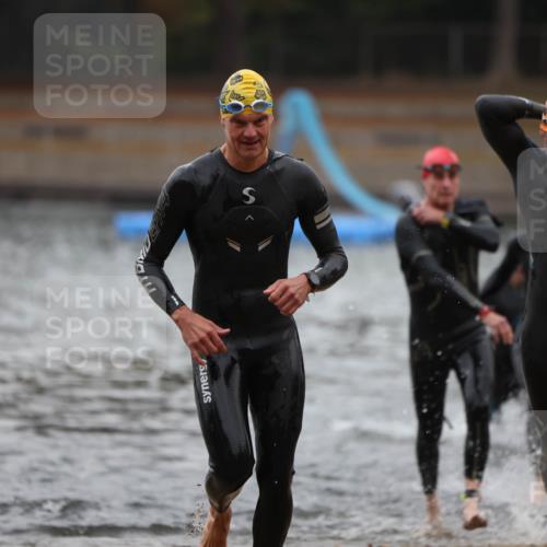 14.09.2025 - Stadtparktriathlon Michael Strokosch http://msf.ph/oto/8864585 14.09.2025 08:53:03 Schwimmen 303, 306, 313, 319, 359, 367 meine-sportfotos.de