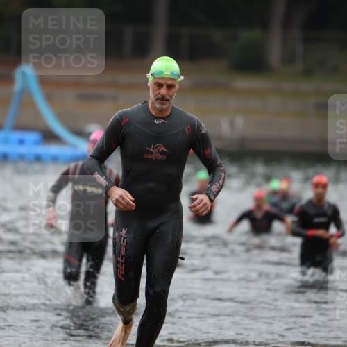 14.09.2025 - Stadtparktriathlon Michael Strokosch http://msf.ph/oto/8864600 14.09.2025 08:53:10 Schwimmen 303, 306, 317, 319, 359, 367, 378 meine-sportfotos.de