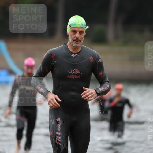 14.09.2025 - Stadtparktriathlon Michael Strokosch http://msf.ph/oto/8864610 14.09.2025 08:53:12 Schwimmen 303, 306, 317, 359, 367, 378 meine-sportfotos.de