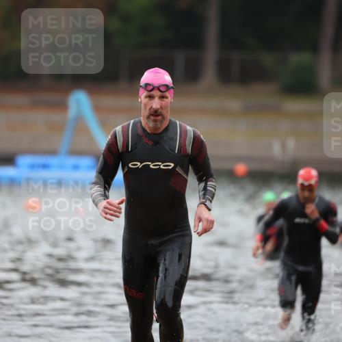 14.09.2025 - Stadtparktriathlon Michael Strokosch http://msf.ph/oto/8864620 14.09.2025 08:53:14 Schwimmen 317, 359, 378 meine-sportfotos.de