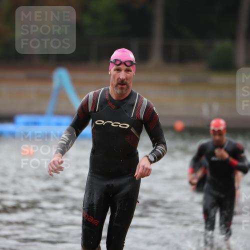 14.09.2025 - Stadtparktriathlon Michael Strokosch http://msf.ph/oto/8864622 14.09.2025 08:53:15 Schwimmen 317, 359, 378 meine-sportfotos.de