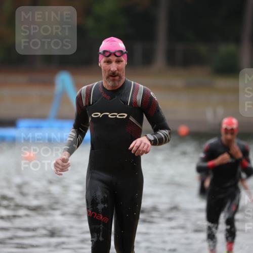 14.09.2025 - Stadtparktriathlon Michael Strokosch http://msf.ph/oto/8864623 14.09.2025 08:53:15 Schwimmen 317, 359, 378 meine-sportfotos.de
