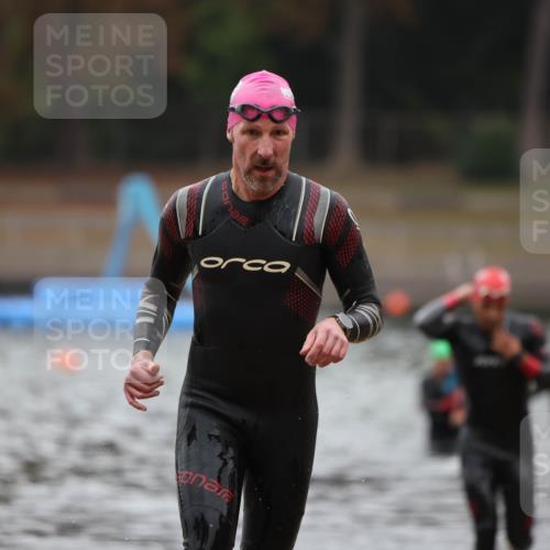 14.09.2025 - Stadtparktriathlon Michael Strokosch http://msf.ph/oto/8864626 14.09.2025 08:53:15 Schwimmen 317, 359, 378 meine-sportfotos.de