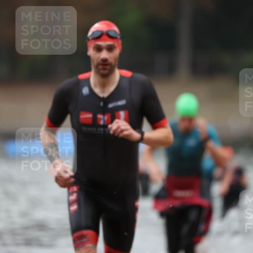 14.09.2025 - Stadtparktriathlon Michael Strokosch http://msf.ph/oto/8864664 14.09.2025 08:53:28 Schwimmen 346, 356, 357, 476, 480 meine-sportfotos.de
