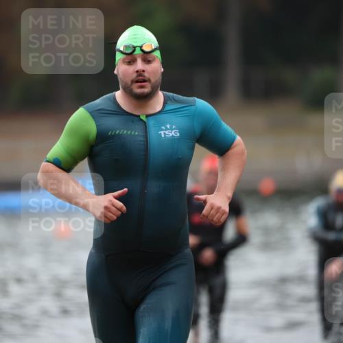 14.09.2025 - Stadtparktriathlon Michael Strokosch http://msf.ph/oto/8864683 14.09.2025 08:53:33 Schwimmen 346, 356, 357, 476, 480 meine-sportfotos.de