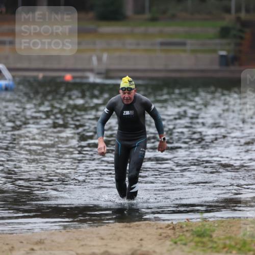 14.09.2025 - Stadtparktriathlon Michael Strokosch http://msf.ph/oto/8864735 14.09.2025 08:54:20 Schwimmen 302 meine-sportfotos.de