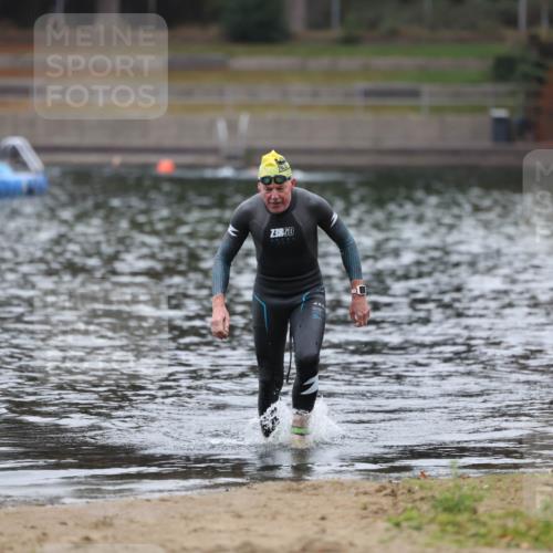 14.09.2025 - Stadtparktriathlon Michael Strokosch http://msf.ph/oto/8864736 14.09.2025 08:54:21 Schwimmen 302 meine-sportfotos.de