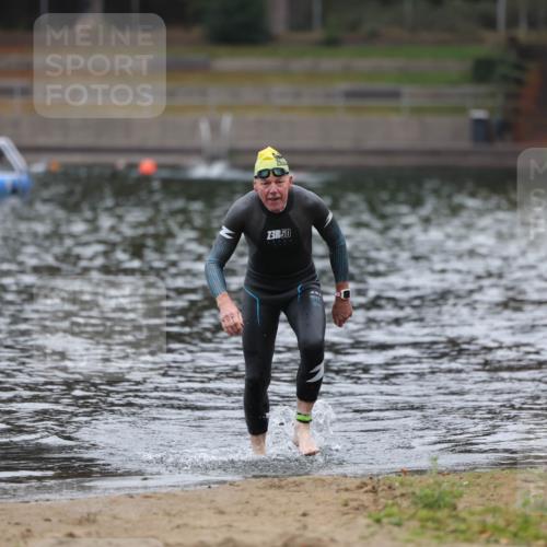 14.09.2025 - Stadtparktriathlon Michael Strokosch http://msf.ph/oto/8864739 14.09.2025 08:54:22 Schwimmen 302 meine-sportfotos.de