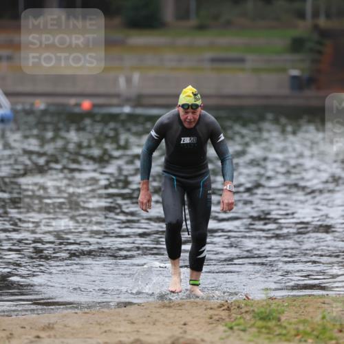 14.09.2025 - Stadtparktriathlon Michael Strokosch http://msf.ph/oto/8864741 14.09.2025 08:54:22 Schwimmen 302 meine-sportfotos.de