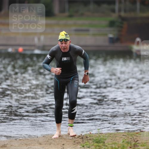 14.09.2025 - Stadtparktriathlon Michael Strokosch http://msf.ph/oto/8864745 14.09.2025 08:54:24 Schwimmen 302 meine-sportfotos.de