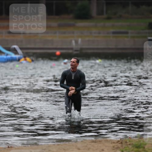 14.09.2025 - Stadtparktriathlon Michael Strokosch http://msf.ph/oto/8864779 14.09.2025 08:57:09 Schwimmen 338 meine-sportfotos.de