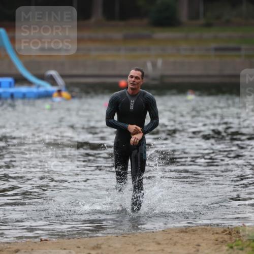 14.09.2025 - Stadtparktriathlon Michael Strokosch http://msf.ph/oto/8864782 14.09.2025 08:57:11 Schwimmen 338 meine-sportfotos.de