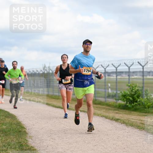14.09.2025 - Airport Race Dr. Thomas Lammeyer http://msf.ph/oto/8864793 14.09.2025 12:04:58 Laufen 566, 1794 meine-sportfotos.de