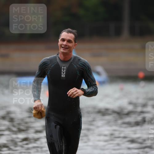 14.09.2025 - Stadtparktriathlon Michael Strokosch http://msf.ph/oto/8864797 14.09.2025 08:57:17 Schwimmen 338 meine-sportfotos.de
