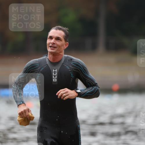 14.09.2025 - Stadtparktriathlon Michael Strokosch http://msf.ph/oto/8864802 14.09.2025 08:57:18 Schwimmen 338 meine-sportfotos.de