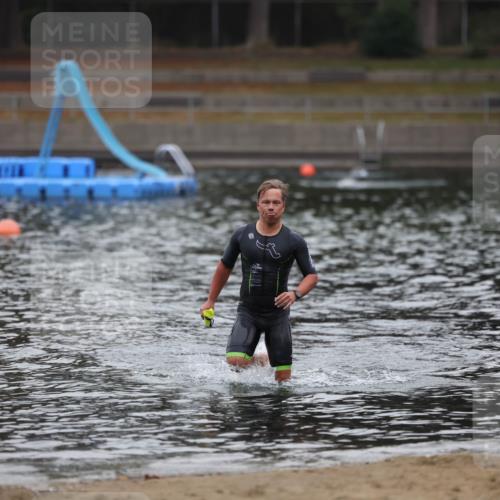 14.09.2025 - Stadtparktriathlon Michael Strokosch http://msf.ph/oto/8864808 14.09.2025 08:58:21 Schwimmen 311 meine-sportfotos.de