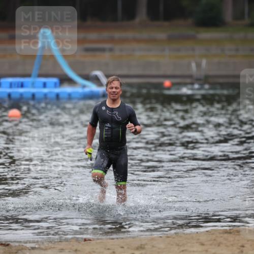 14.09.2025 - Stadtparktriathlon Michael Strokosch http://msf.ph/oto/8864812 14.09.2025 08:58:23 Schwimmen 311 meine-sportfotos.de