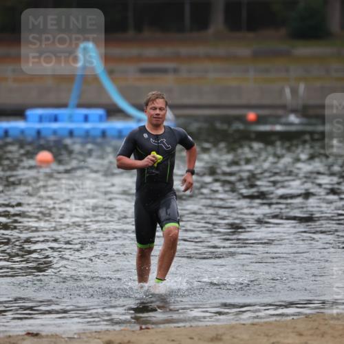 14.09.2025 - Stadtparktriathlon Michael Strokosch http://msf.ph/oto/8864816 14.09.2025 08:58:23 Schwimmen 311 meine-sportfotos.de