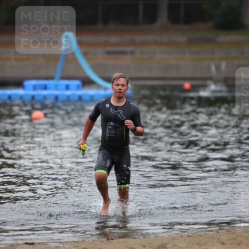 14.09.2025 - Stadtparktriathlon Michael Strokosch http://msf.ph/oto/8864817 14.09.2025 08:58:23 Schwimmen 311 meine-sportfotos.de